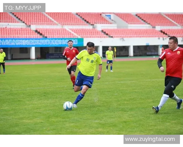 北京足球队团队协作引发热议球迷对战术配合和默契度的不同看法